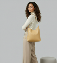 Venezia — Large Leather Bucket Tote